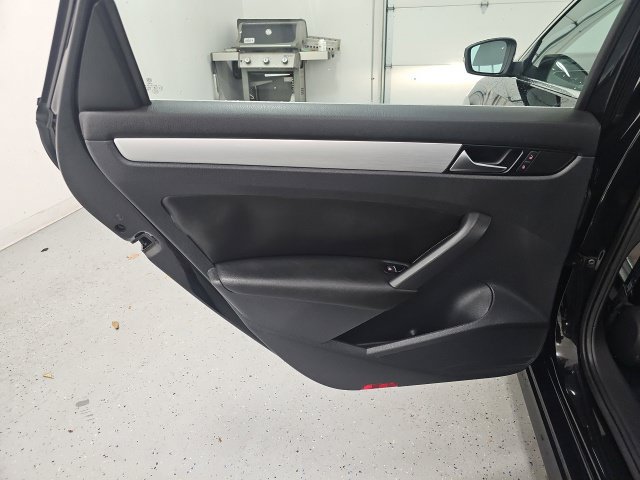 Used 2013 Volkswagen Passat 2.5 SE FWD image 25