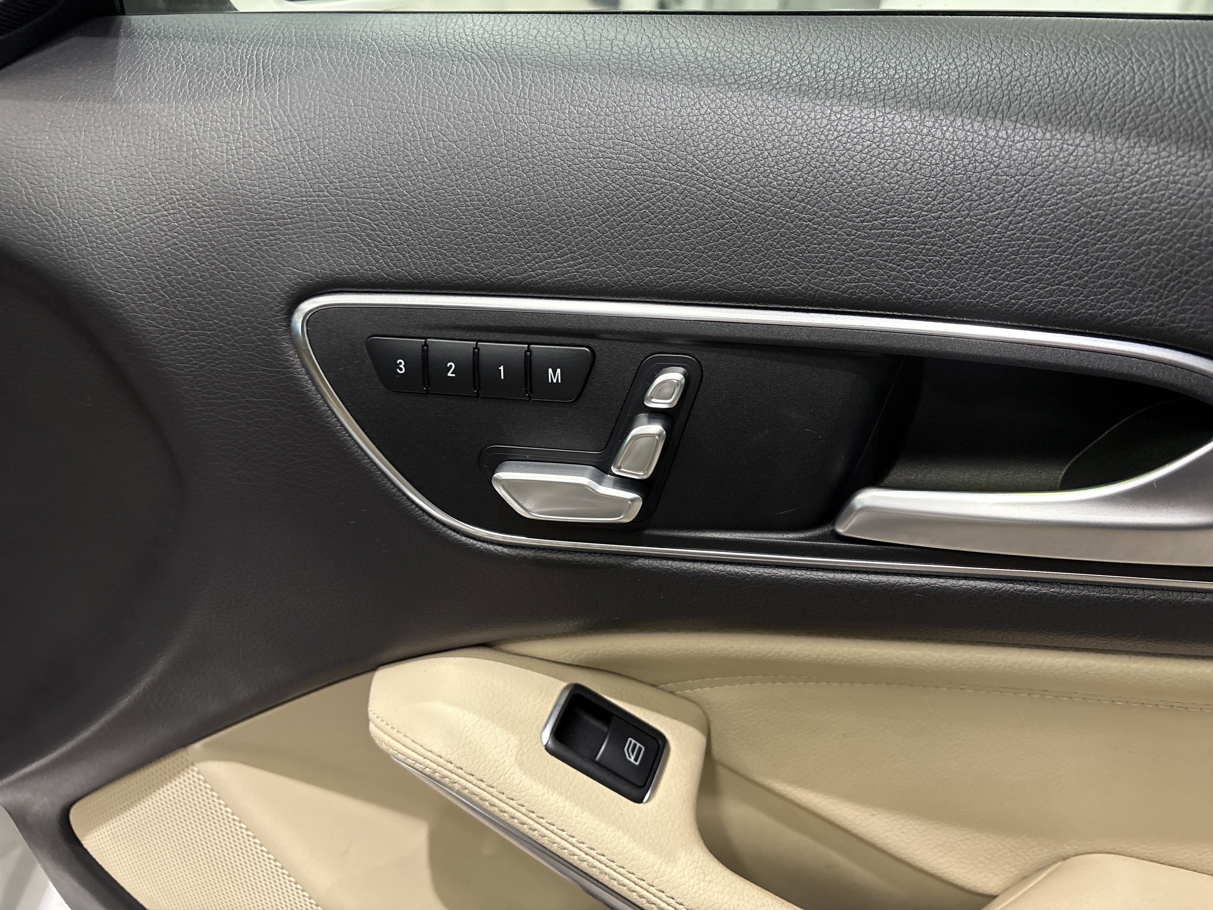 Used 2019 Mercedes-Benz GLA 250 4MATIC image 20