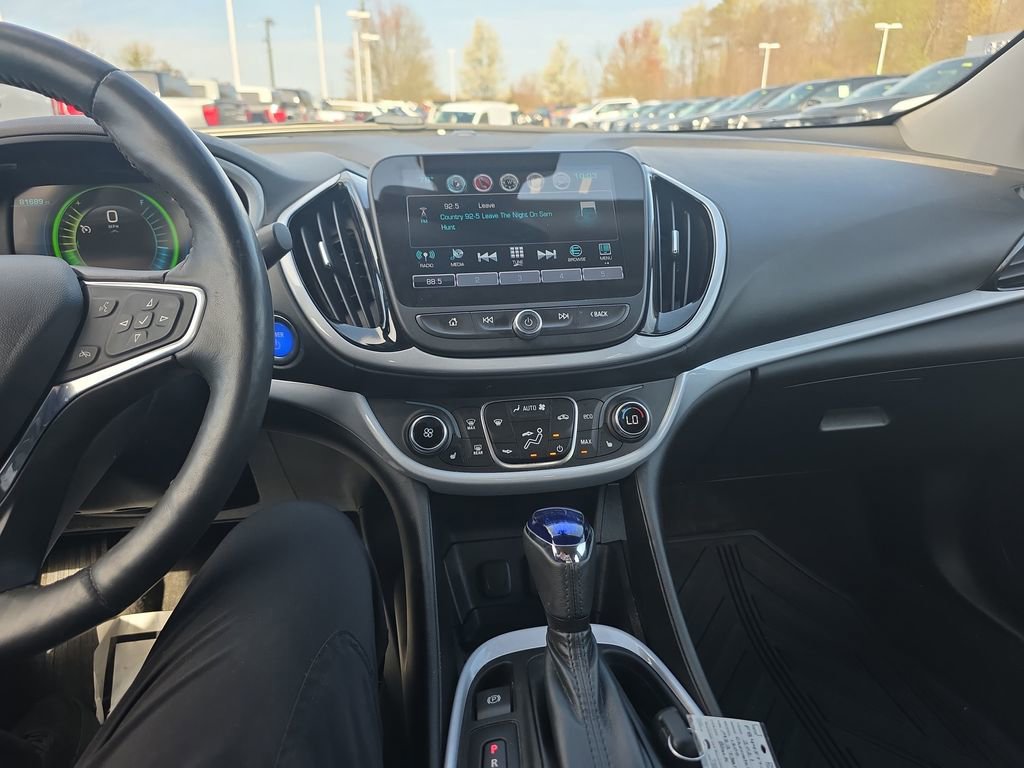 Used 2017 Chevrolet Volt LT w/ Comfort Package image 31