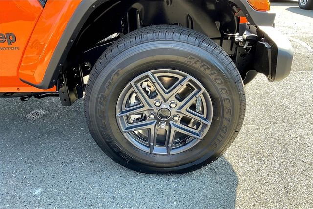 New 2025 Jeep Gladiator Sport image 12