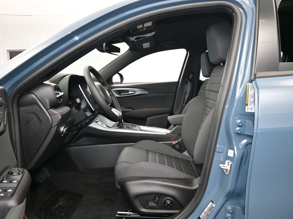 Used 2025 Dodge Hornet R/T w/ Tech Pack image 11