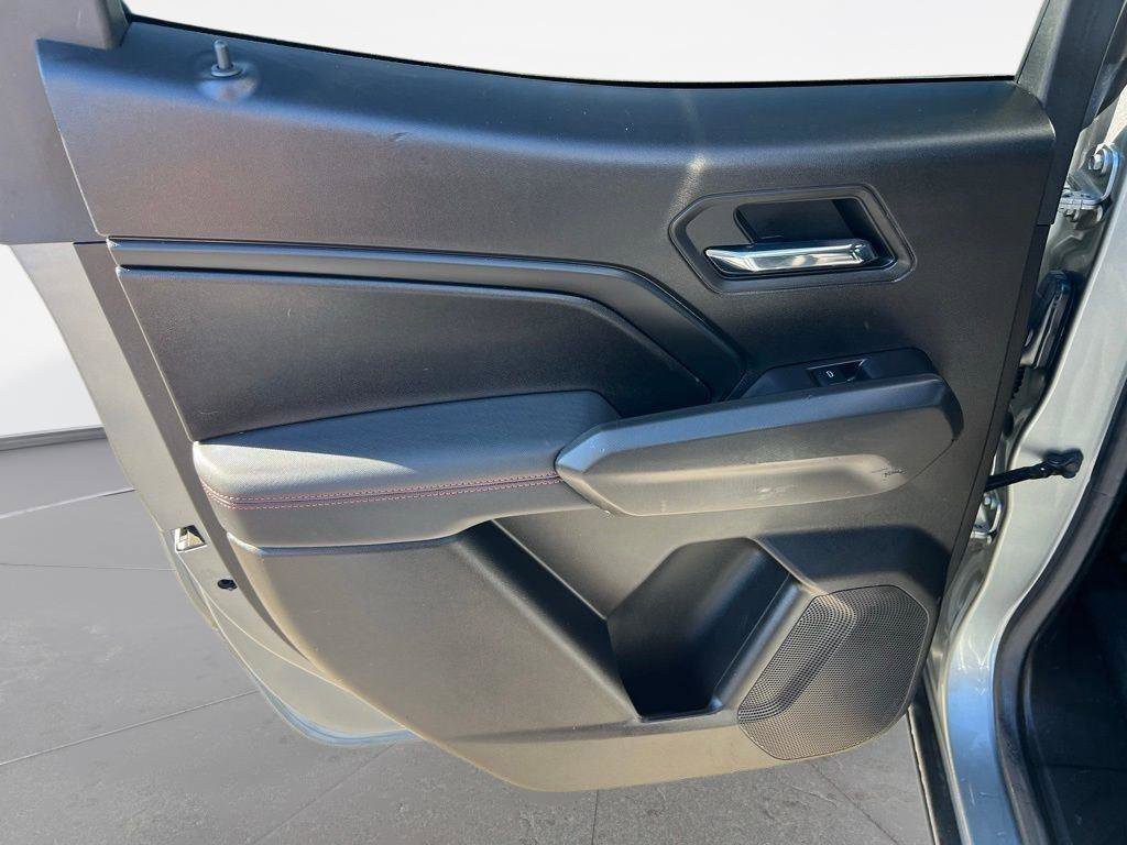 Used 2023 Chevrolet Colorado Z71 w/ Z71 Convenience Package 2 image 18