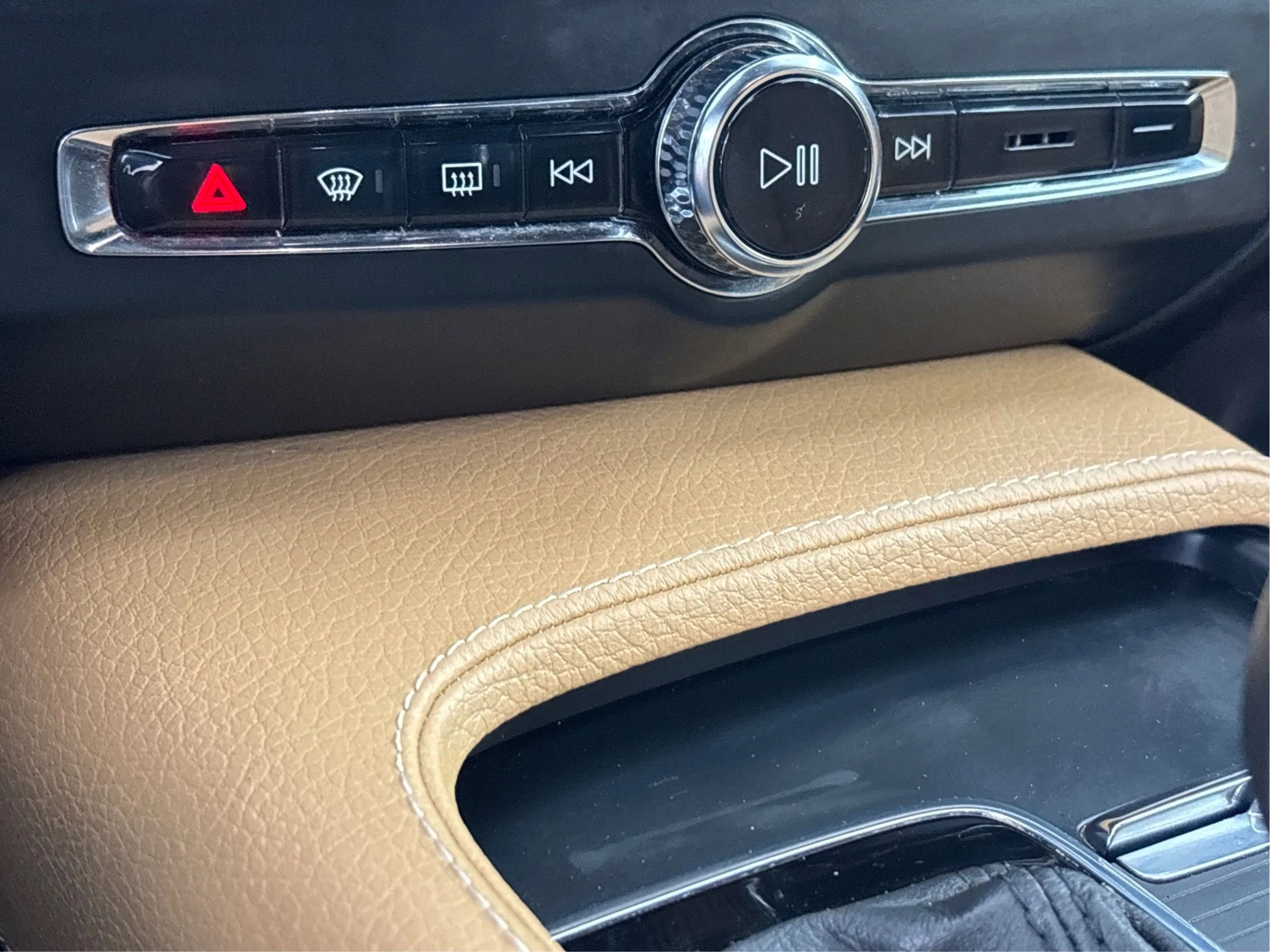 Used 2018 Volvo V90 T5 Cross Country w/ Convenience Package AWD/4WD image 39