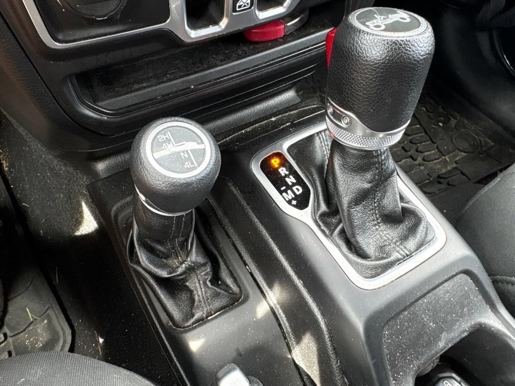 Used 2018 Jeep Wrangler Unlimited Sport S AWD/4WD image 25