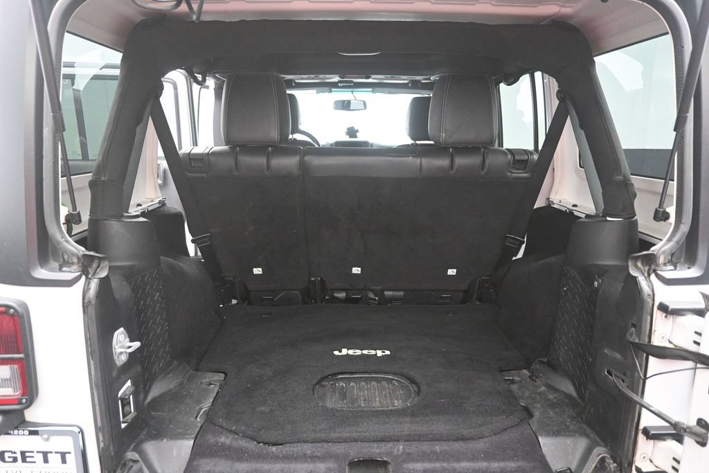 Used 2015 Jeep Wrangler Unlimited Sport AWD/4WD image 10