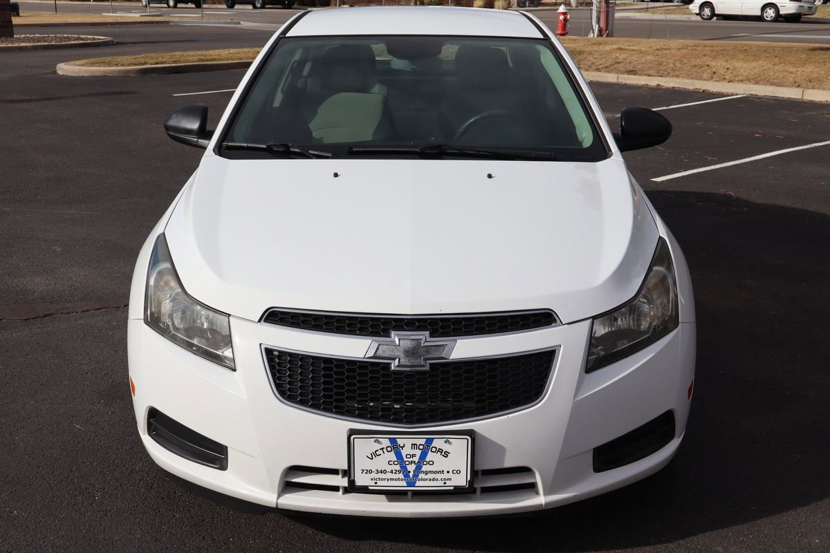 Used 2014 Chevrolet Cruze LS image 12