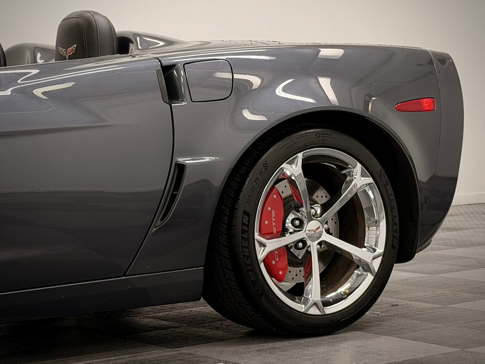 Used 2011 Chevrolet Corvette Grand Sport w/ Preferred Equipment Group RWD image 7
