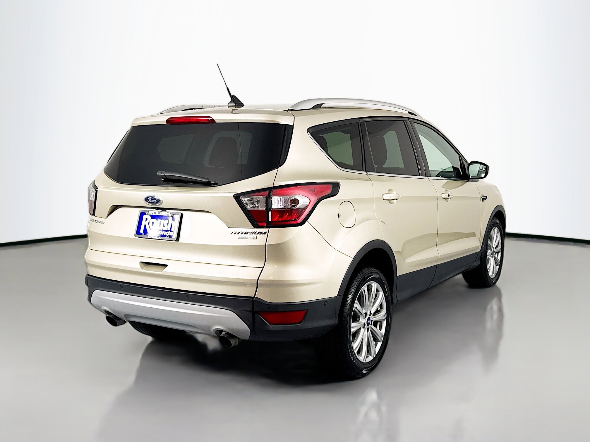 Used 2018 Ford Escape Titanium image 5