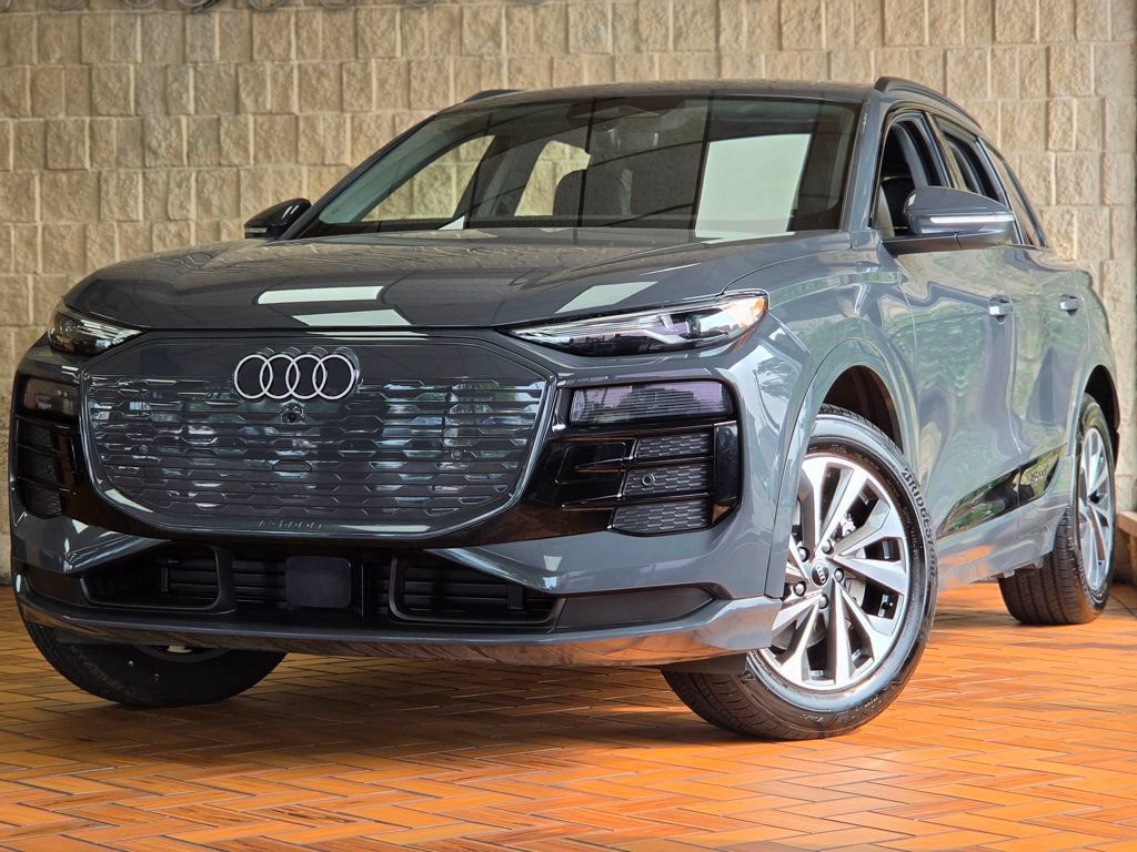 Used 2025 Audi Q6 e-tron Premium w/ Convenience Package AWD/4WD image 2