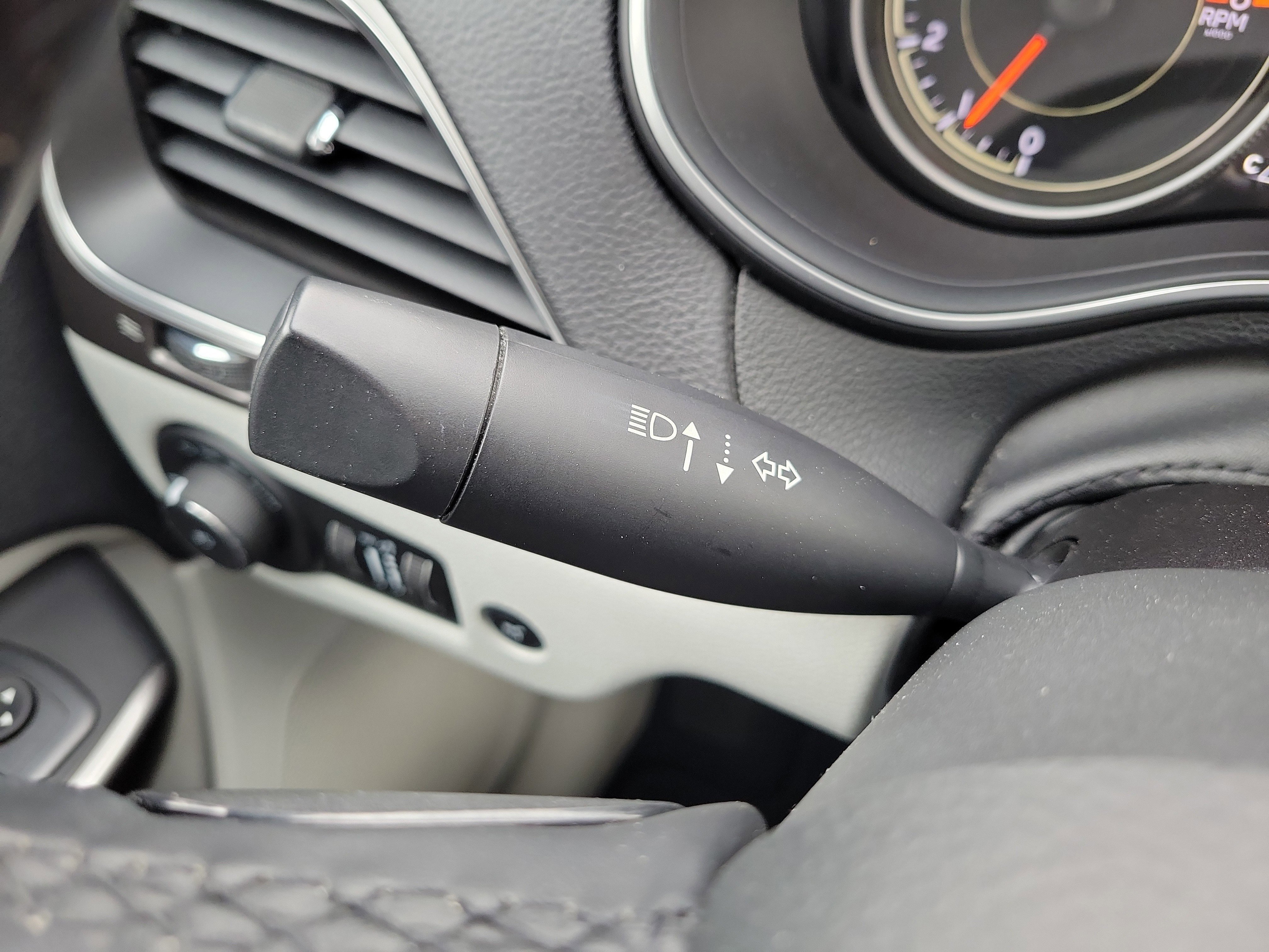 Used 2021 Jeep Cherokee Latitude Lux w/ Sun & Sound Group image 31