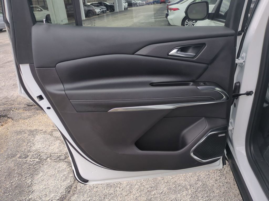 Used 2024 Chevrolet Traverse LT w/ Enhanced Driving Package image 24