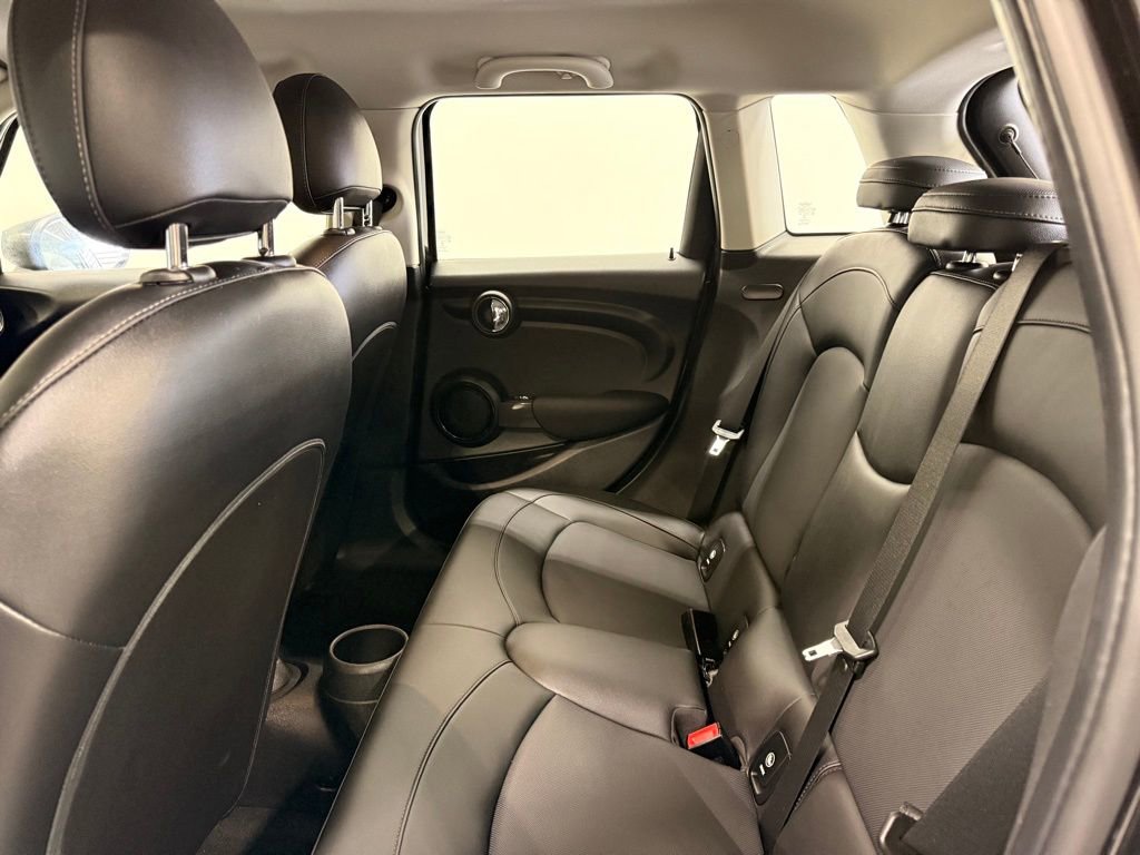 Used 2022 MINI Cooper 4-Door Hardtop w/ Storage Package image 22