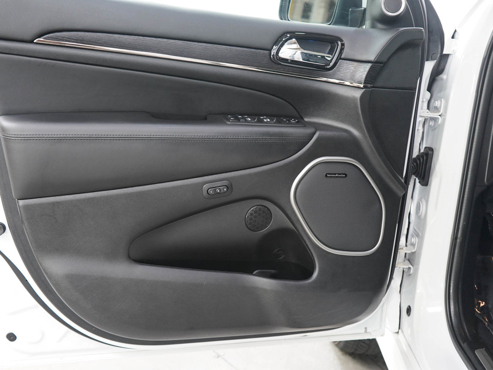 Used 2021 Jeep Grand Cherokee High Altitude AWD/4WD image 19