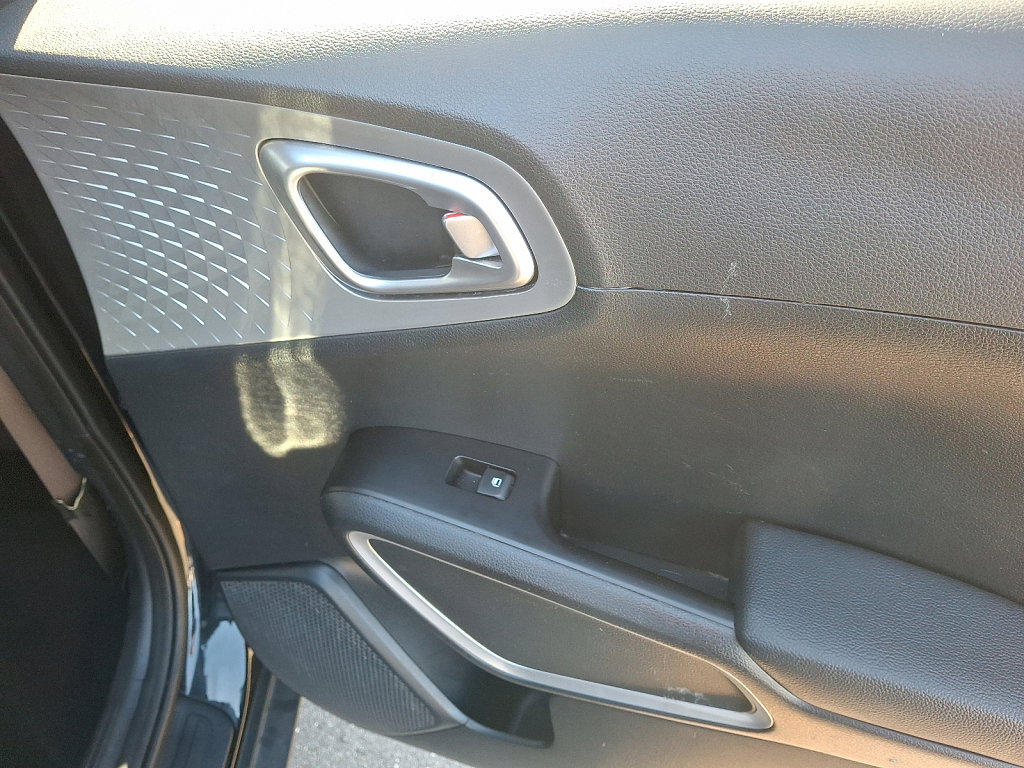 Used 2023 Kia Soul LX w/ Option Group 015 image 13