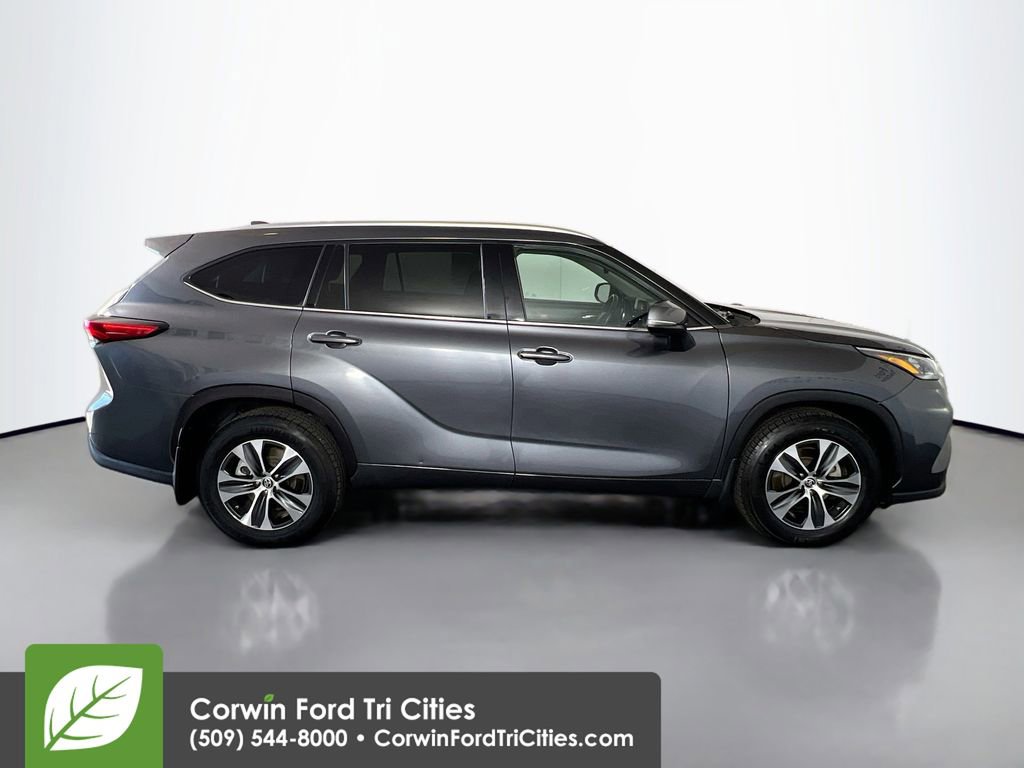 Used 2020 Toyota Highlander XLE AWD/4WD image 20
