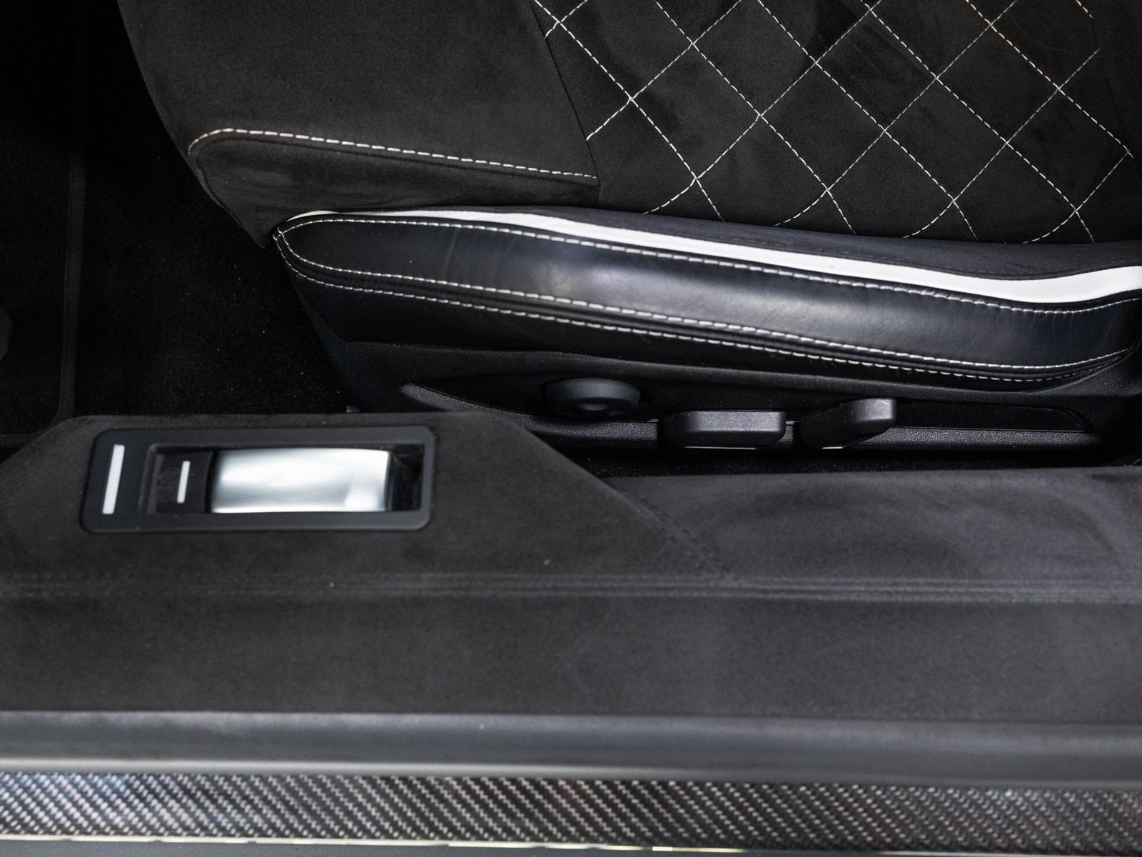 Used 2018 Lamborghini Aventador S AWD/4WD image 38