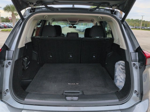 Certified 2026 Nissan Rogue SV FWD image 13