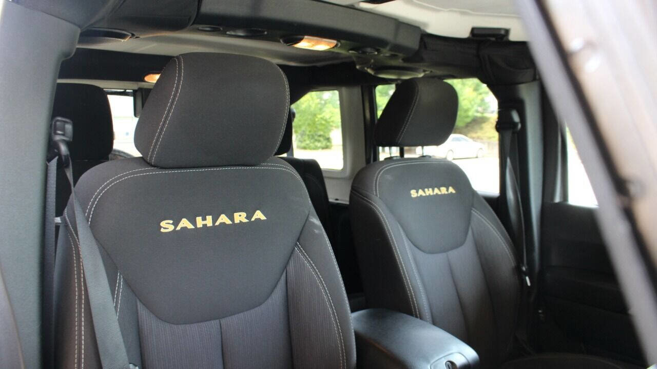 Used 2014 Jeep Wrangler Unlimited Sahara w/ Connectivity Group image 2