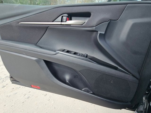 Used 2025 Toyota Camry LE image 11