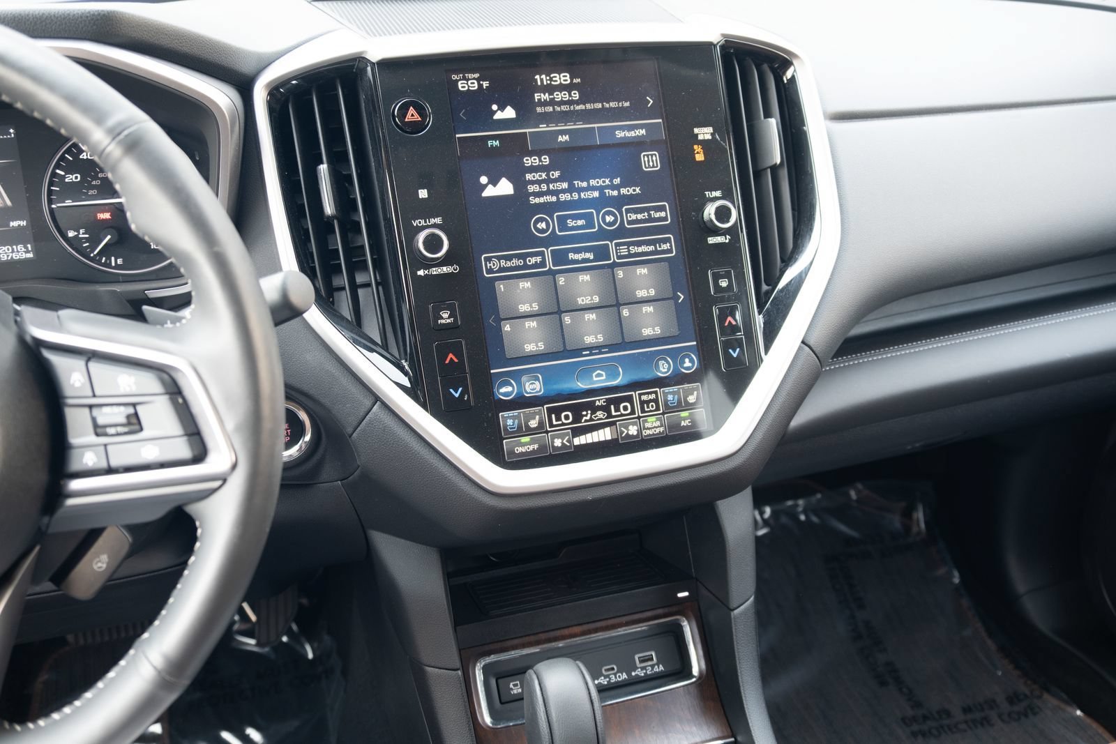 Used 2024 Subaru Ascent Touring AWD/4WD image 3