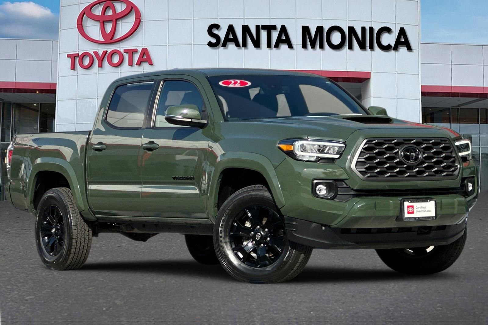 Used 2022 Toyota Tacoma TRD Sport w/ Technology Package RWD image 2