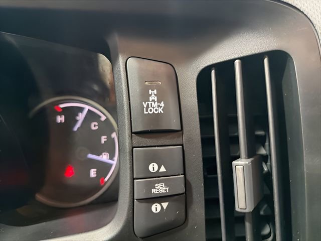 Used 2014 Honda Ridgeline SE image 25