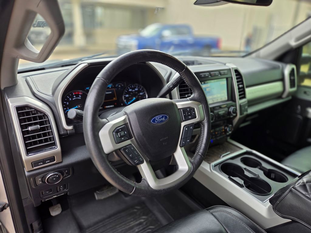 Used 2019 Ford F350 Lariat w/ Lariat Ultimate Package AWD/4WD image 13