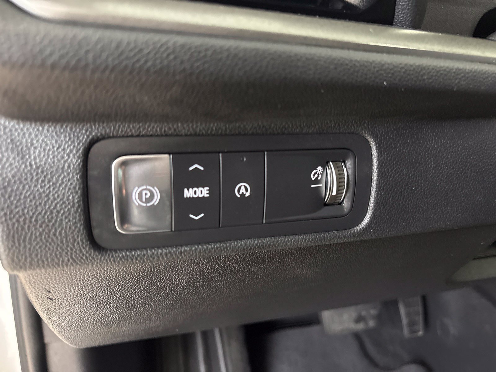 Used 2024 Chevrolet Traverse LT FWD image 13