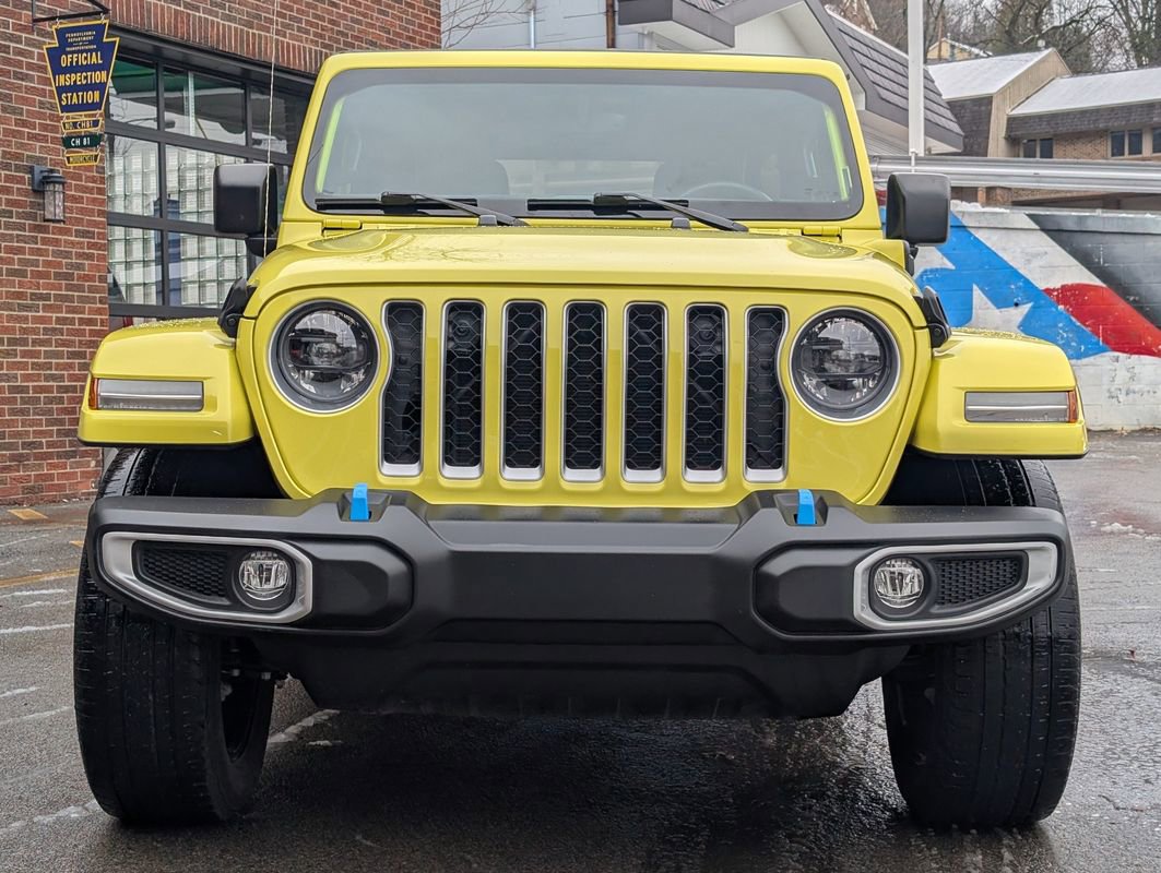Used 2023 Jeep Wrangler Sahara w/ Cold Weather Group AWD/4WD image 10