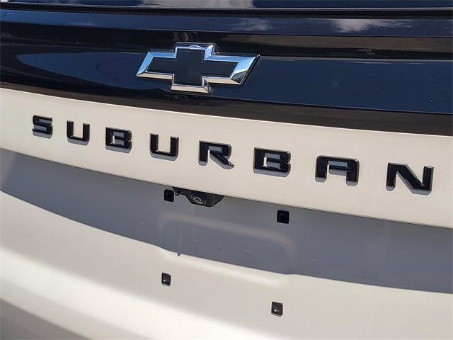 Used 2025 Chevrolet Suburban RST image 9