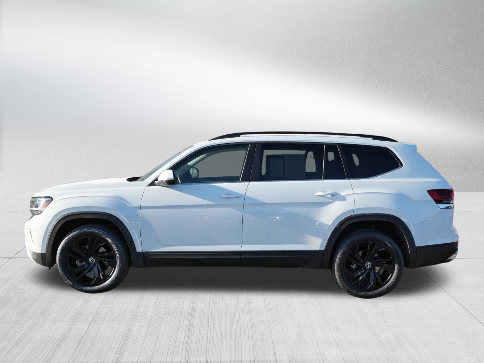 Certified 2023 Volkswagen Atlas SE w/ Black Wheel Package AWD/4WD image 4