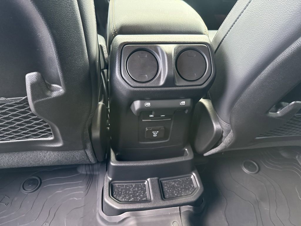 Certified 2025 Jeep Wrangler Sahara AWD/4WD image 21