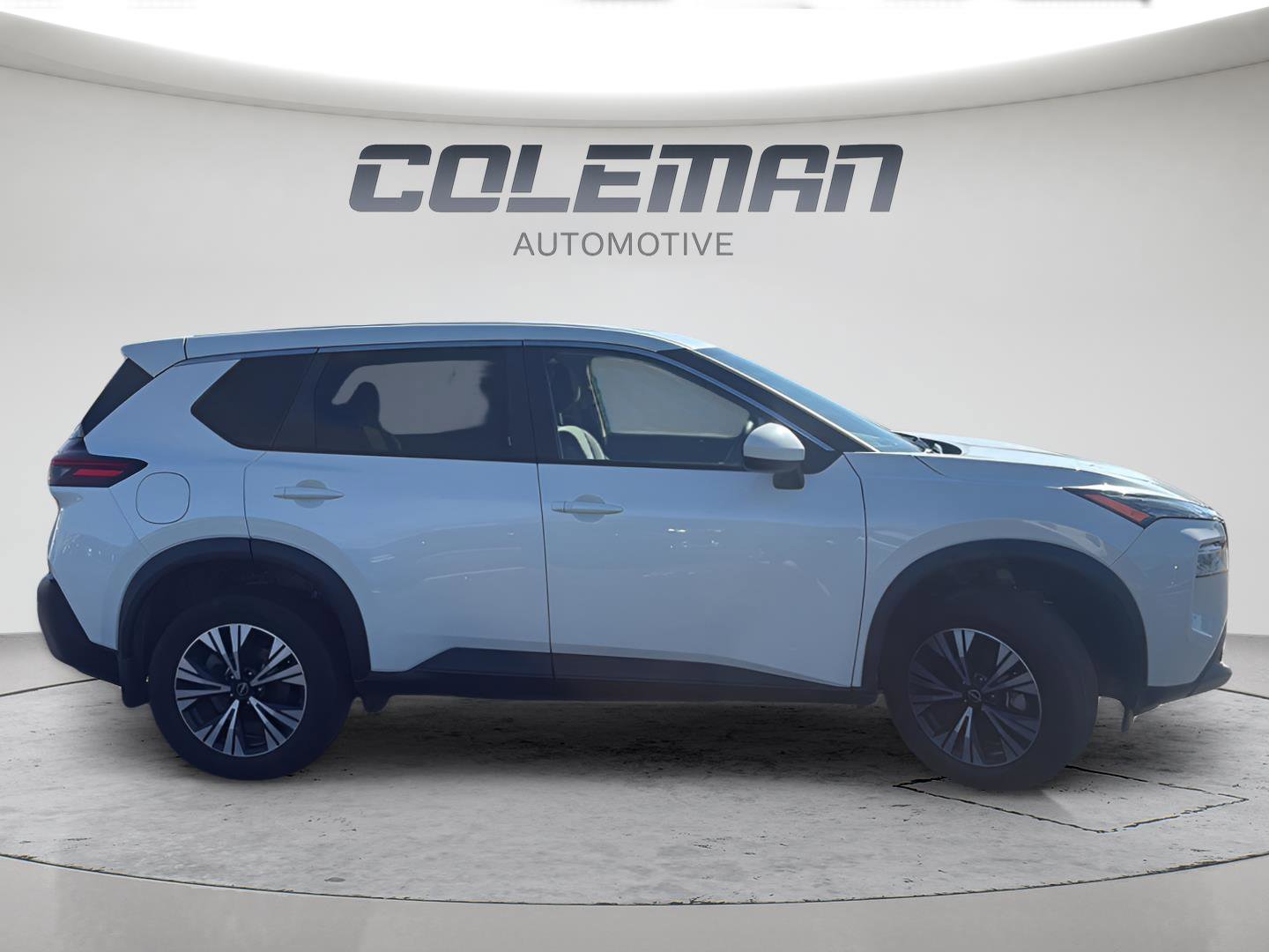 Used 2023 Nissan Rogue SV image 9