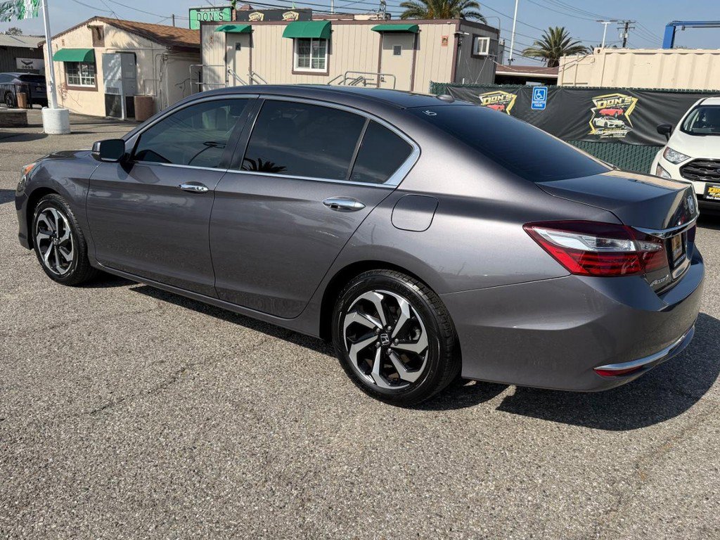 Used 2017 Honda Accord EX image 9
