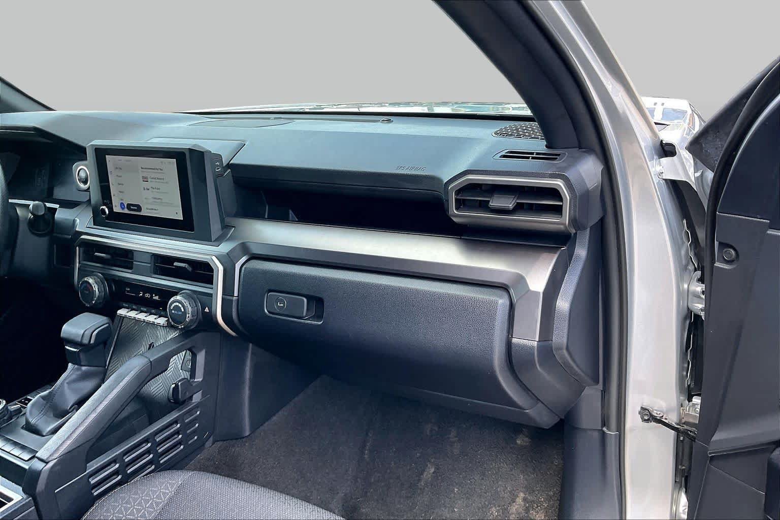Used 2025 Toyota 4Runner SR5 AWD/4WD image 18