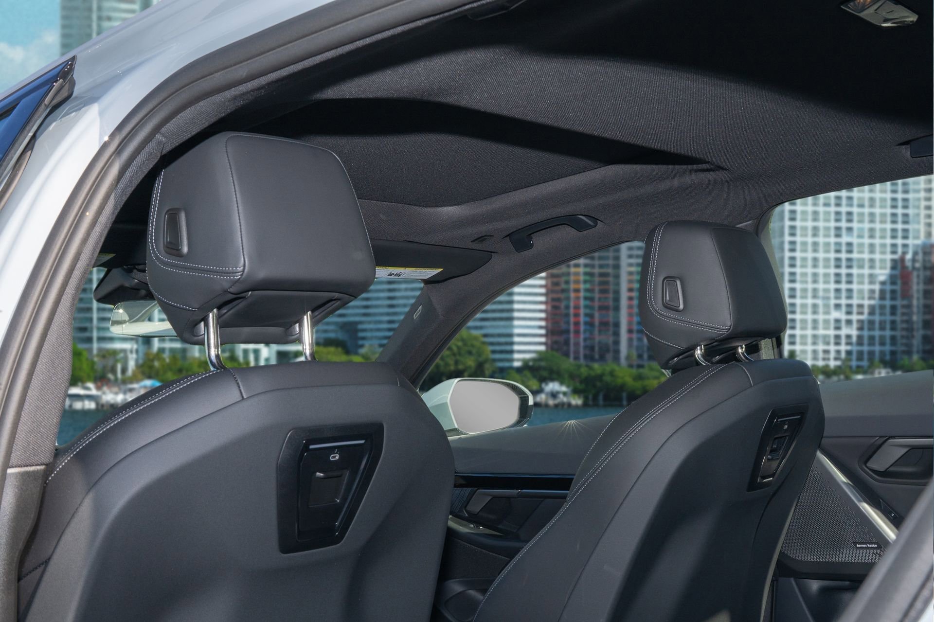 Used 2025 BMW 530i w/ M Sport Package RWD image 18