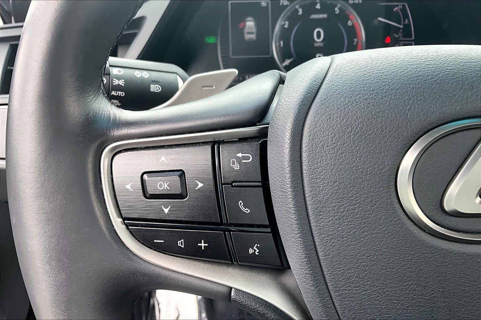 Used 2024 Lexus ES 300h w/ Premium Package FWD image 24