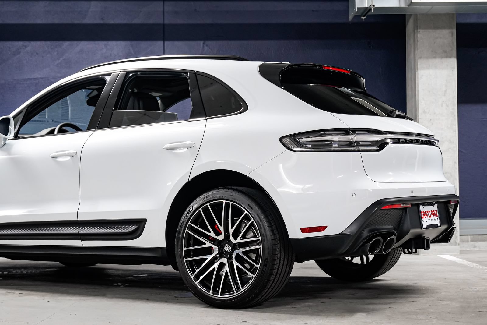 Used 2024 Porsche Macan S AWD/4WD image 44