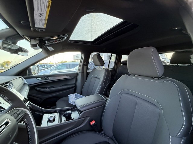 New 2025 Jeep Grand Cherokee Laredo X image 12