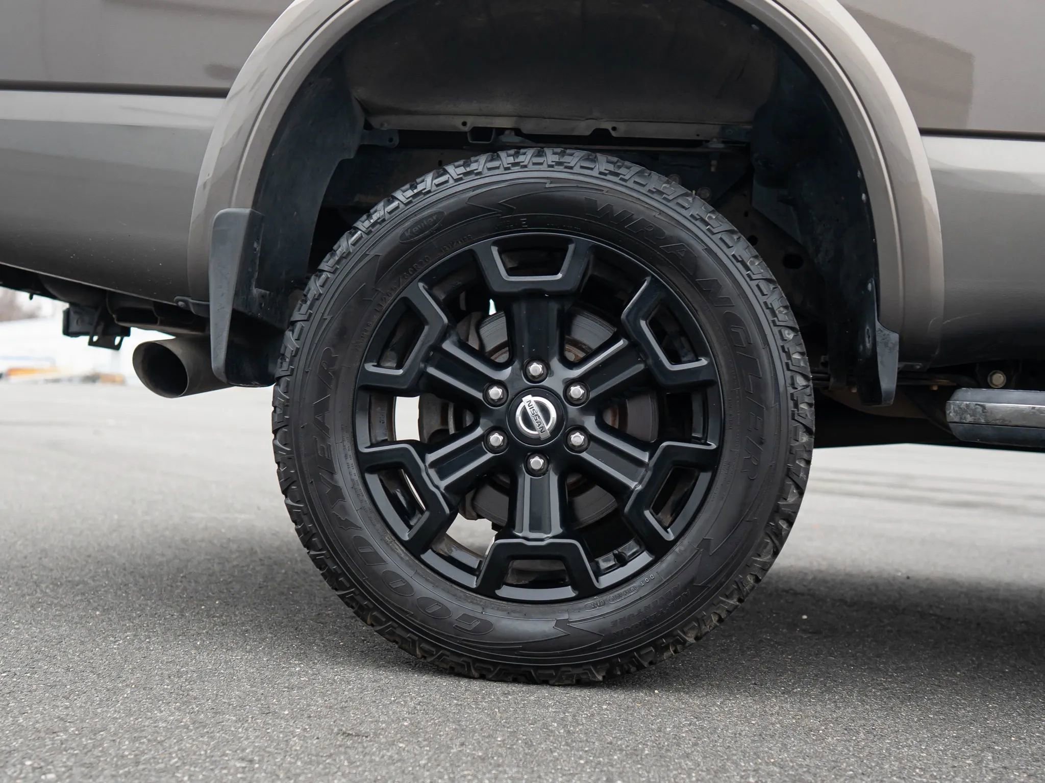 Used 2018 Nissan Titan Platinum Reserve w/ Platinum Utility Package AWD/4WD image 13