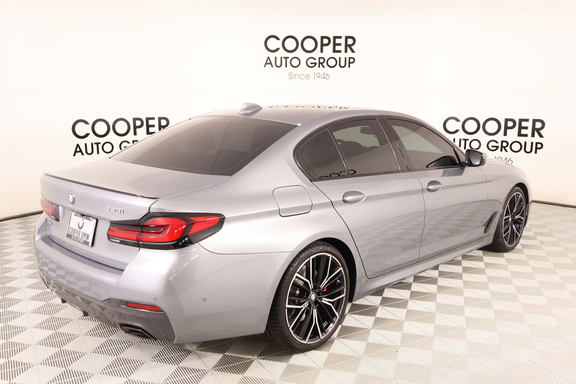 Used 2023 BMW 530i w/ M Sport Package RWD image 22