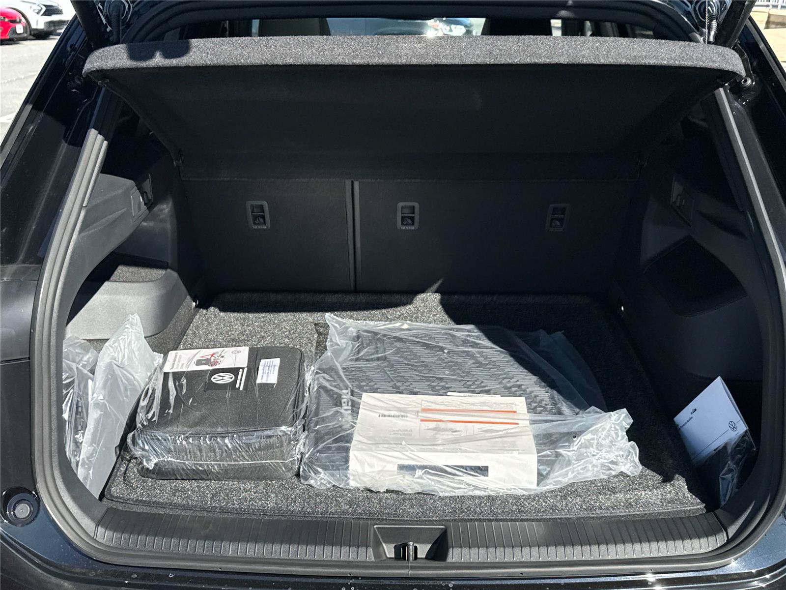 New 2026 Volkswagen Tiguan SE R-Line AWD/4WD image 29
