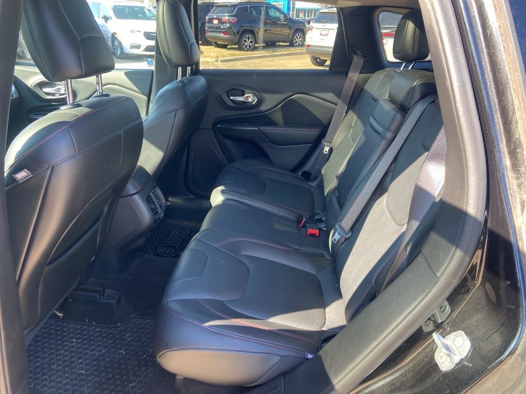 Used 2015 Jeep Cherokee Trailhawk w/ Comfort/Convenience Group image 20