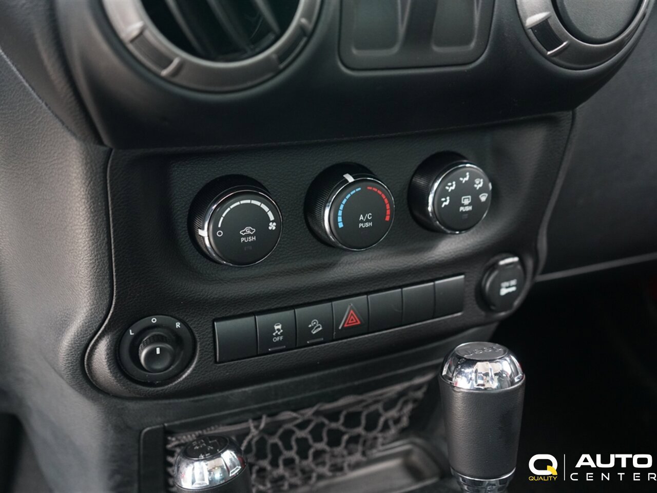 Used 2018 Jeep Wrangler Sport AWD/4WD image 18