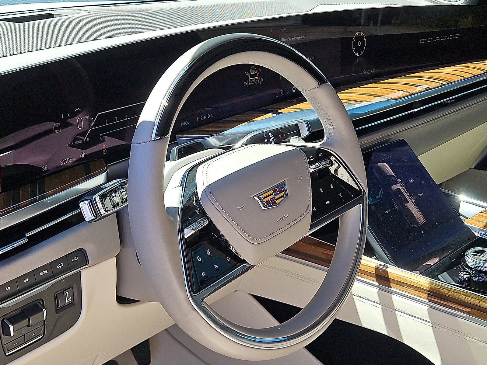 Certified 2025 Cadillac Escalade ESV Sport Platinum AWD/4WD image 10