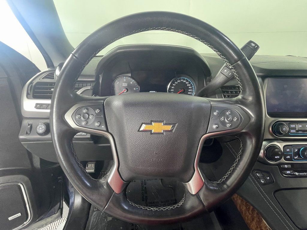 Used 2020 Chevrolet Suburban Premier w/ Premier Plus Edition AWD/4WD image 17