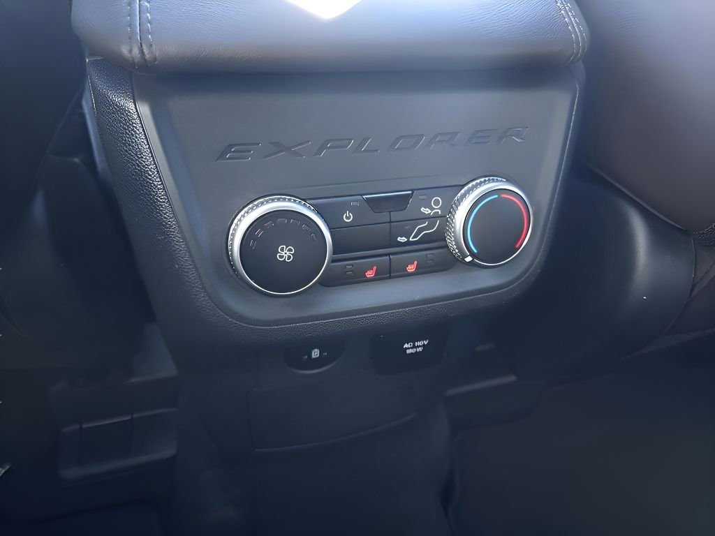 Used 2025 Ford Explorer Platinum w/ LUX Leather Package image 26