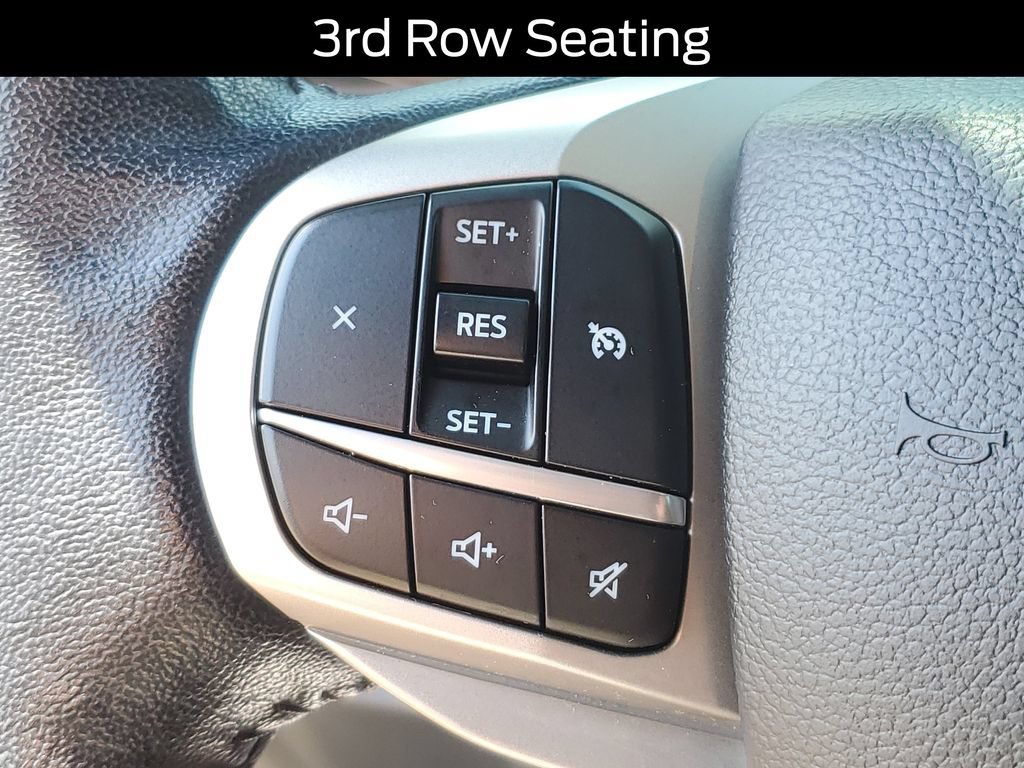Used 2022 Ford Explorer XLT w/ Equipment Group 202A AWD/4WD image 11