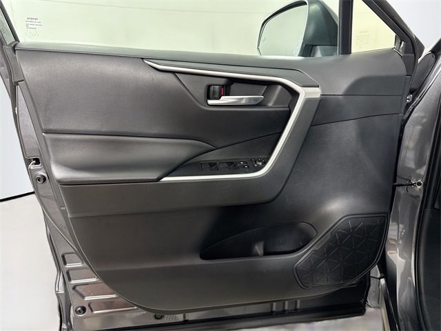 Used 2019 Toyota RAV4 XLE image 13