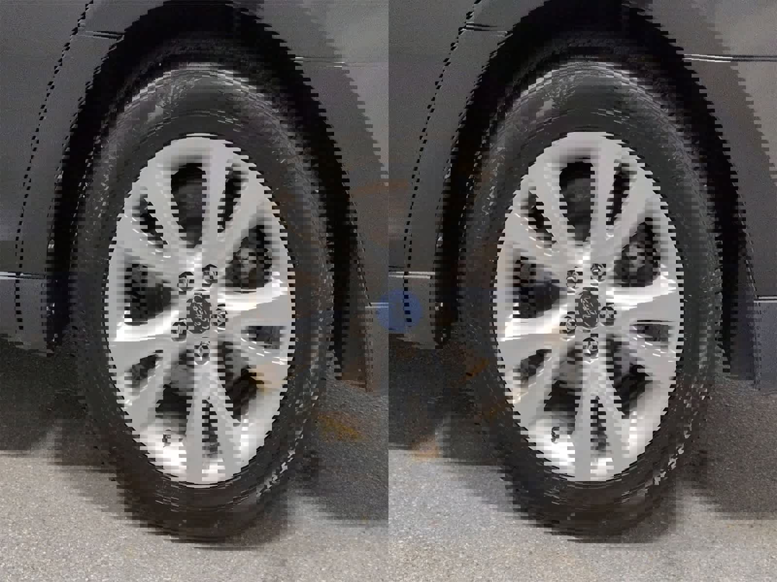 Used 2010 Ford Taurus SEL image 6